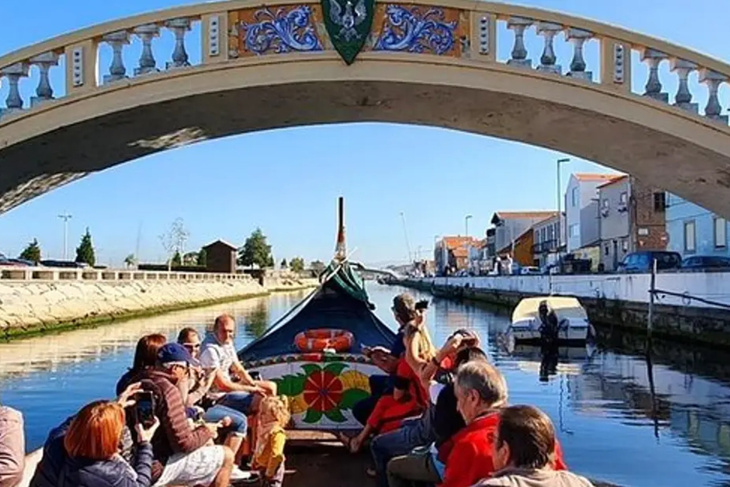 Aveiro & Costa Nova Half Day Tour from Porto with Moliceiro River Cruise